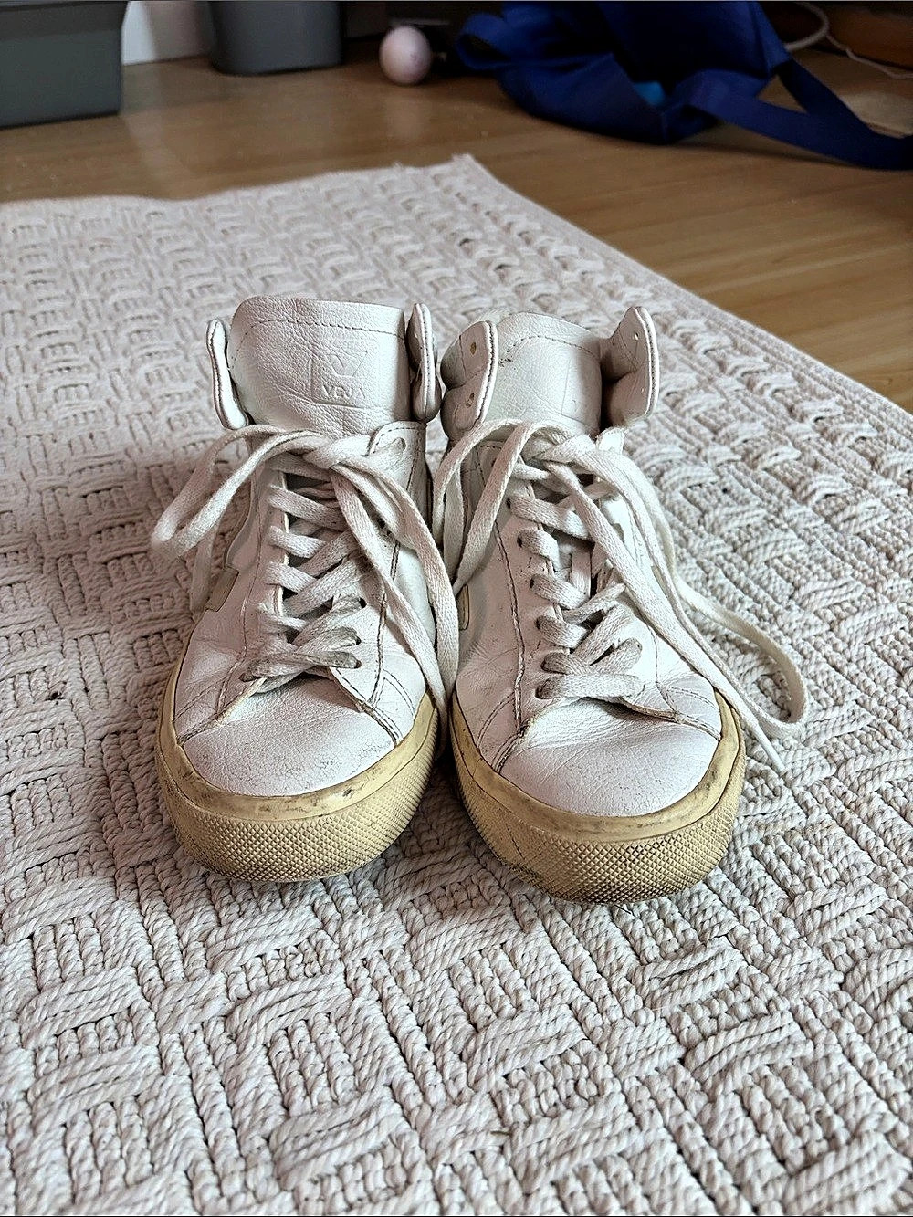 Veja V-15 Leather White Natural High-Top Sneakers White US 7